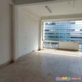 Cho thuê nhà mp lạc long quân, dt 75m x 5 tầng, mt 6m, nhà thông sàn, có thang máy, giá 85 tr/th