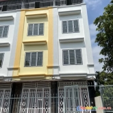 Cho thuê nhà rieng tại ngõ 640 nguyễn văn cư , dt 55m x 3 tầng , mt 6,5m , phu hop moi loai hinh