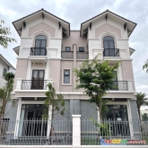 Bán biệt thự 135m2 tại đại đô thị vsip từ sơn, cách long biên 10km, giá tốt nhất 0984422588
