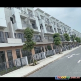 Shop huose 4 tầng chân đế chung cư chỉ hơn 3,x tỷ chỉ có e dương có - 0394718755
