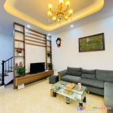 Bán nhà tân mai, 40m2 giá 2,9 tỷ,  ngõ thông, 3 gác tránh
