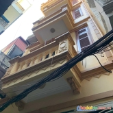 Gia đình cần bán nhà phố cầu giấy, 36m2, 4 pn, vài bước ra phố, ô tô 10m, hướng đẹp, về ở luôn kd