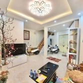 Bán nhà hào nam 32m- 3 tầng- mặt tiền 3.9m- kinh doanh online. giá 4.1 tỷ