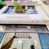 Hơn 3 tỷ có nhà 5 tầng 30m2 3 phòng ngủ khép kín phố lê trọng tấn 50m ra ô tô tránh .