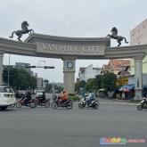 Bán gấp nhà 2 tầng, hxh, ngay vạn phúc city, 61m2, chỉ hơn 4 tỷ, thương lượng.