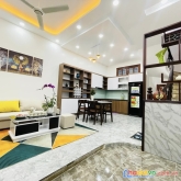 Cầu giấy, cách phố xuân thủy 50m, tặng full nội thất, dt 42m, mt 5m, giá 5.25 tỷ