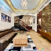 Nhà đẹp nguyễn khang, 3 thoáng, sát phố, cạnh bãi oto,  39m2 x 5t, giá 4.6 tỷ