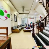 Bán nhà chủ tự xây 42m-5 tầng,mặt tiền 4.5m,ô tô đỗ gần,cách hồ điều hòa 50m