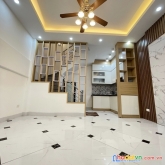 Cự lộc - nhà mơi đẹp - cách ô tô 30m, 36m2, 5 tầng, mặt tiền 5.2m, giá 4.2 tỷ - lh0936206176