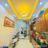 Bán gấp nhà đường láng, đống đa, 45m2 nhà đẹp, 2 mặt ngõ, an sinh đỉnh cao