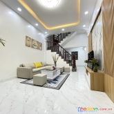Trung tâm quân cầu giấy - 45m2 x 4 tầng - nhà mới đẹp - tặng toàn bộ nội thất- nhỉnh 100tr/m