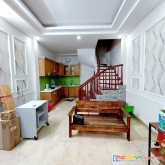 Bán nhà 5 tầng kinh doanh phố pháo đài láng, giá nhỉnh 4 tỷ gần phố ở luôn.