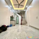 Bán nhà 4 tầng nhỉnh 3 tỷ quận thanh xuân, nhà đẹp gần phố ở luôn.