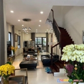 Bán nhà hoàng quốc việt, 2 thoáng, gara, ô tô tránh, kinh doanh, gần phố