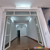 Cho thuê nhà 3 tầng mặt phố giải phóng - kinh doanh đỉnh cao - vỉa hè rộng nhất trục