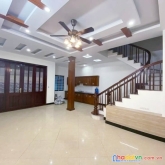 Nhà sịn quan nhân, nên căn nào chủ ở đều rất lộc, ngõ thông các ngả, royal city, ngụy như com tum,