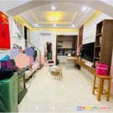 Chủ cần tiền bán nhanh nhà ngõ rộng khương hạ, giá 3.5 tỷ.