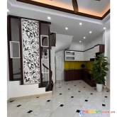 Chính chủ gửi bán nhà đẹp ở ngay phố tôn thất tùng, đống đa, 3 ngủ rộng, gần phố, 3.05 tỷ
