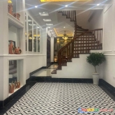Bán nhà siêu đẹp - phố thái thịnh quận đống đa - dt: 45/50m2 4 tầng 5 phòng ngủ - giá: 6.3 tỷ.