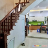 Bán nhà hoàng quốc việt - cầu giấy. gara. ô tô tránh. dt 60m2. giá 9,5 tỷ