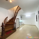 Bán nhà riêng phố hào nam đống đa 45m 5 tầng gần ga cát linh ô tô đỗ cửa 3.9 tỷ  lh 0975124520