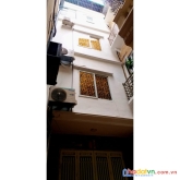 Trung tâm ô chợ dừa ngõ 2 xe máy tránh nhà 5 tầng dt:35m2 mt:4.5m 3 phòng ngủ chủ bán để lại toàn
