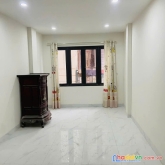 Cho thuê nhà 5 tầng mặt ngõ nguyễn xiển, thanh xuân. giá: 14tr. lh: 0937158386