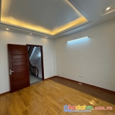 Bán nhà ngọc hồi, 33m2 x 5 tầng, mặt tiền 4m, giá 5.4 tỷ