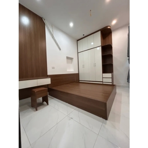 Bán nhà văn chương. đống đa. lô góc. dt 28m2. mt 3,6m. 5 tầng. giá 6,9 tỷ.