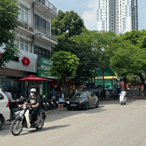 Bán nhà mặt phố đường 19 tháng 5. hà đông. ô tô. vỉa hè. dt 54m2. mt 4,6m. giá 18,4 tỷ.