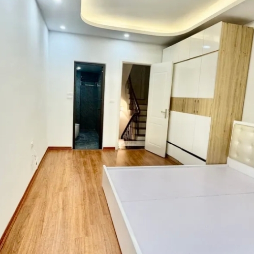 Bán nhà dương quảng hàm. cầu giấy. dt 33m2. mt 3.3m. 5 tầng. giá 8,86 tỷ. 