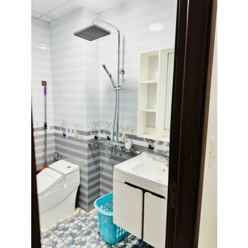Bán nhà an dương vương. tây hồ. 6 tầng thang máy. ô tô. dt 63m2. mt 5m. giá 15.5 tỷ.