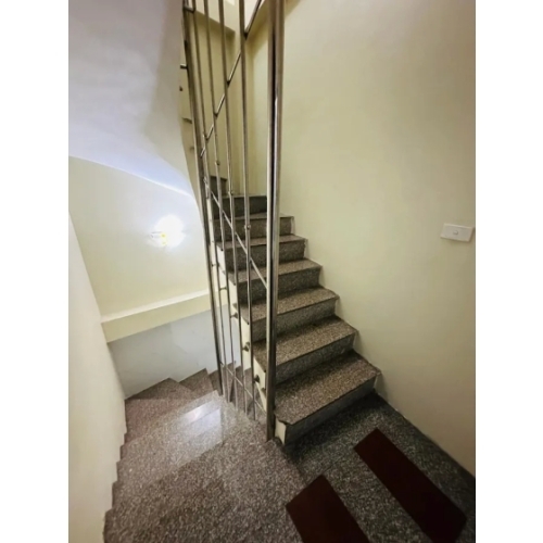 Bán nhà nguyễn khánh toàn. cầu giấy. dt 32m2. mt 5,4m. 6 tầng. giá 9,15 tỷ.