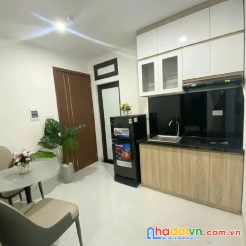 Bán nhà tôn thất tùng. đống đa. 7 tầng thang máy. dt 55m2. mt 5m. giá 13,4 tỷ.