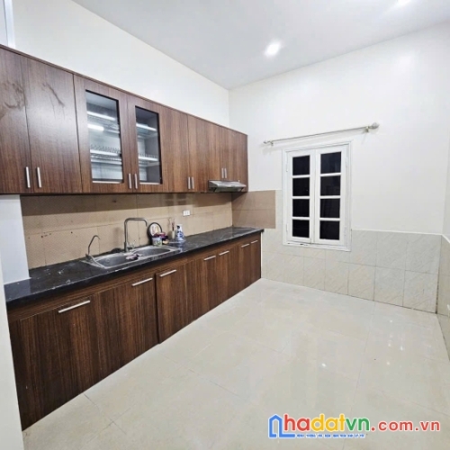 Nhà hồ tùng mậu - lô góc thoáng sáng - oto 5 tạ đua nhau - ngõ thông kd - 30mx5t - 8.2 tỷ