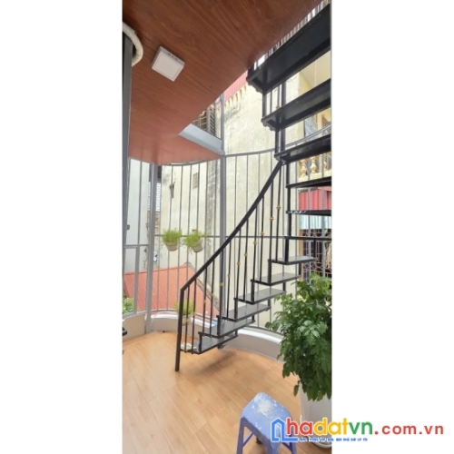 Bán nhà chợ khâm thiên. đống đa. dt 30m2. mt 4,5m. 4 tầng. giá 3,99 tỷ.