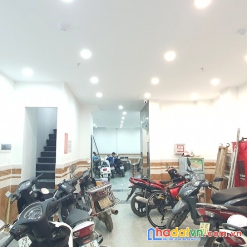 Bán nhà hoàng mai - đền lừ 73m, 7 tầng. giá: 18.4 tỷ. lh: 0937158386