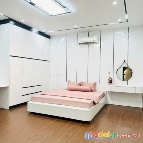 Nhà phân lô nguyễn ngọc vũ - ba gác chạy qua nhà - sát phố 