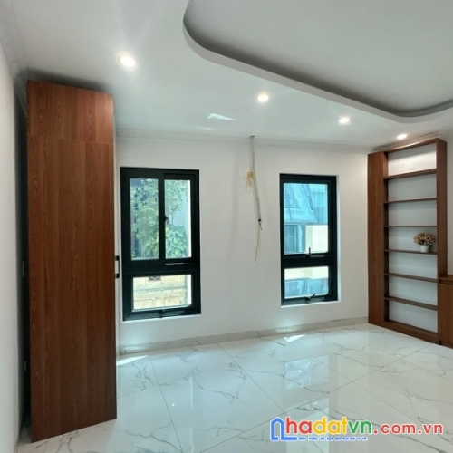 Bán nhà kim giang. hoàng mai. 7 tầng thang máy. ô tô. dt 55m2. mt 4.8m. giá 14.5 tỷ