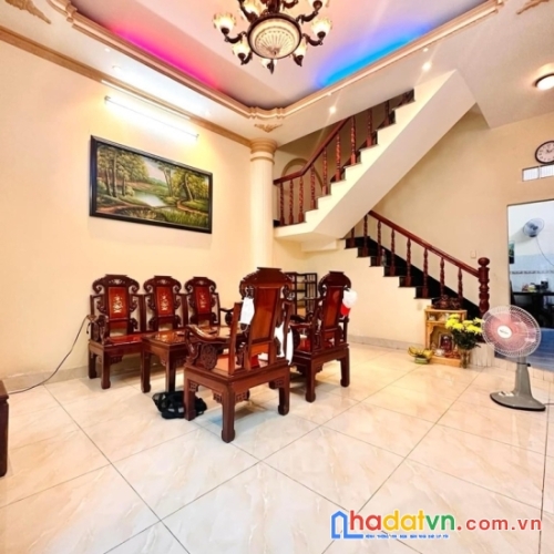 Hẻm xe hơi cách mạng tháng 8 - dt sổ 60m2 (5x12 vuông vức) - 3 tầng btct - 9.2 tỷ