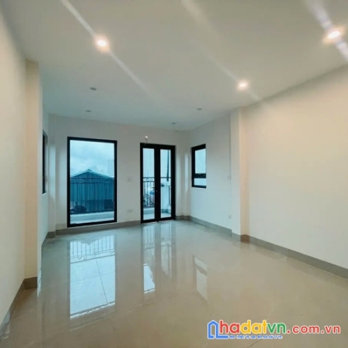 Bán nhà kim giang. hoàng mai. 7 tầng thang máy. ô tô. dt 38m2. mt 3.8m. giá 12.7 tỷ.