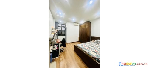 Nhà phố nguyên hồng, 45m2 x 5 tầng, lô góc mặt tiền 4.5m, giá 15.9 tỷ