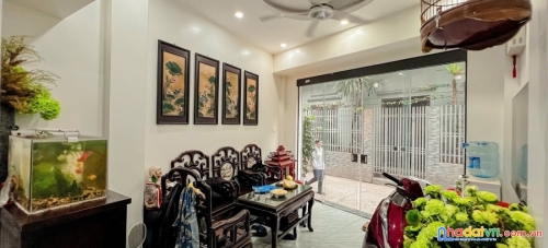 Bán nhà phố trương định, hoàng mai 36m, 5 tầng. giá: 10 tỷ. lh: 0937158386