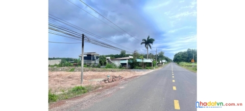  đất mặt tiền đường nhựa 18m và dân cư hiện hữu, điện nước đầy đủ....