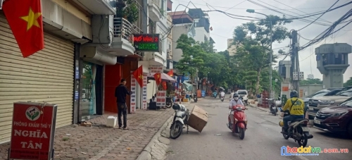 Bán nhà mặt phố nguyễn đình hoàn. cầu giấy. ô tô. vỉa hè. dt 133m2. giá 35.3 tỷ