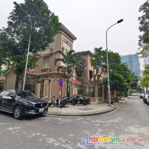 Bán nhà tb dương đình nghệ. cầu giấy. lô góc. ô tô. vỉa hè. dt 272m2. mt 18m. giá 114.5 tỷ