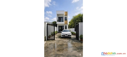 Căn góc nguyễn chí thanh nhà trệt lầu có sân xe hơi giá 2,98 tỷ. sổ hồng riêng