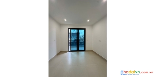 Bán nhà trung phụng. đống đa. dt 28m2. mt 3.3m. 5 tầng. giá 6.2 tỷ.