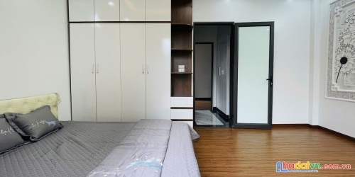 Bán nhà 6 tầng thang máy, 42m2, mặt tiền 4.2m giá 7.25 tỷ hoàng mai