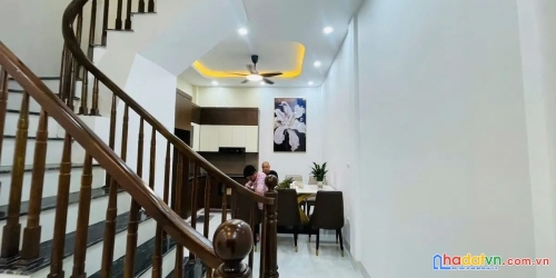 Bán nhà trường chinh. đống đa. dt 48m2. mt 3.7m. 4 tầng. giá 15.4 tỷ.